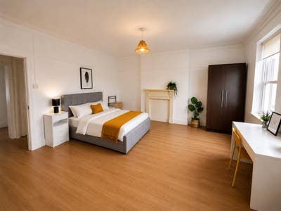 4 XXL Double Rooms close to the Jubilee Line Main Photo