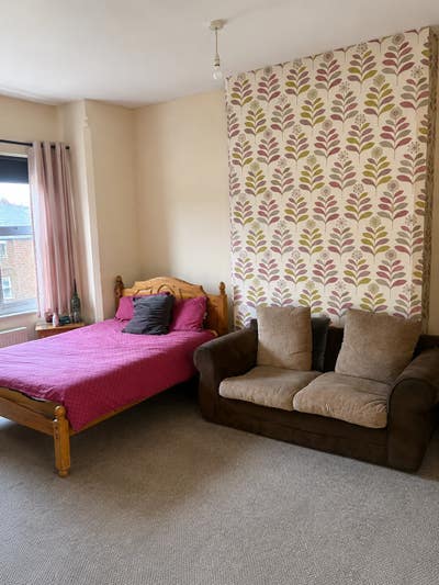 No Deposit - Room in NG7 - Weekly Cleaner Main Photo