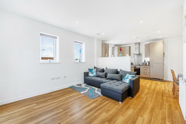 2 Bed Flat, Acton, W3. (1 Double Bed Available)  Main Photo