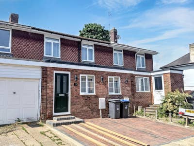 Luxury 4 bedroom House Share in Dallington  Main Photo