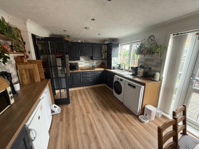 Two double rooms in a 3-bed house - Woodford Main Photo