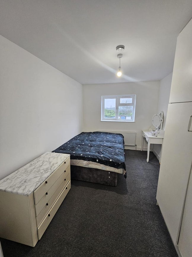 Room to rent  Main Photo