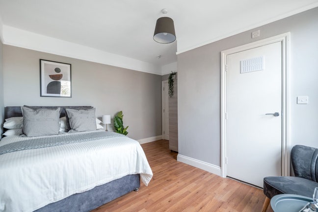🔥TW2 Refurb🤩Large Premium Ensuite✨10min to St🚆 Main Photo