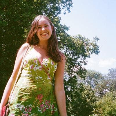 Two PhD students, looking for 2-3 roommates! Main Photo