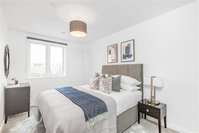 Modern Double Bedroom with Private Bathroom  Main Photo