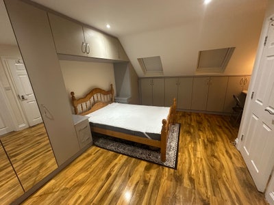 Fully furnished Large Double Room En-suite  Main Photo