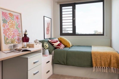 Premium Ensuite Room Available - Bills Included Main Photo