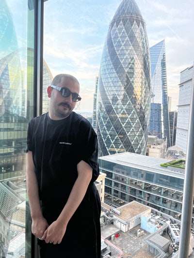 Professional Male looking for Double room.  Main Photo