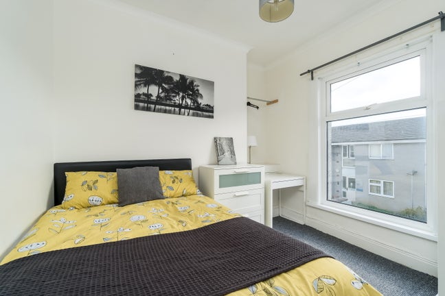 Double Room Available - Close to Dockyard📍 Main Photo