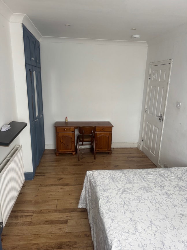 FA lovely double room in large house Main Photo