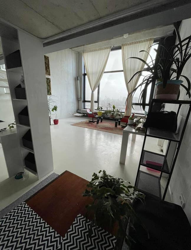 Short Flat Sublet Available  Main Photo