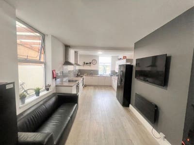 Stunning Double En-suite Room in Alvaston Derby Main Photo
