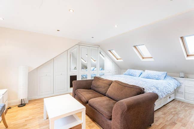 En-suite Loft Room 1 month to 1 year.  Main Photo