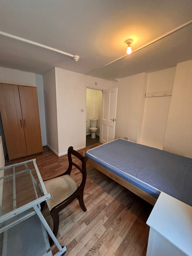 Double Room in City Centre HMO – Bills Included Main Photo