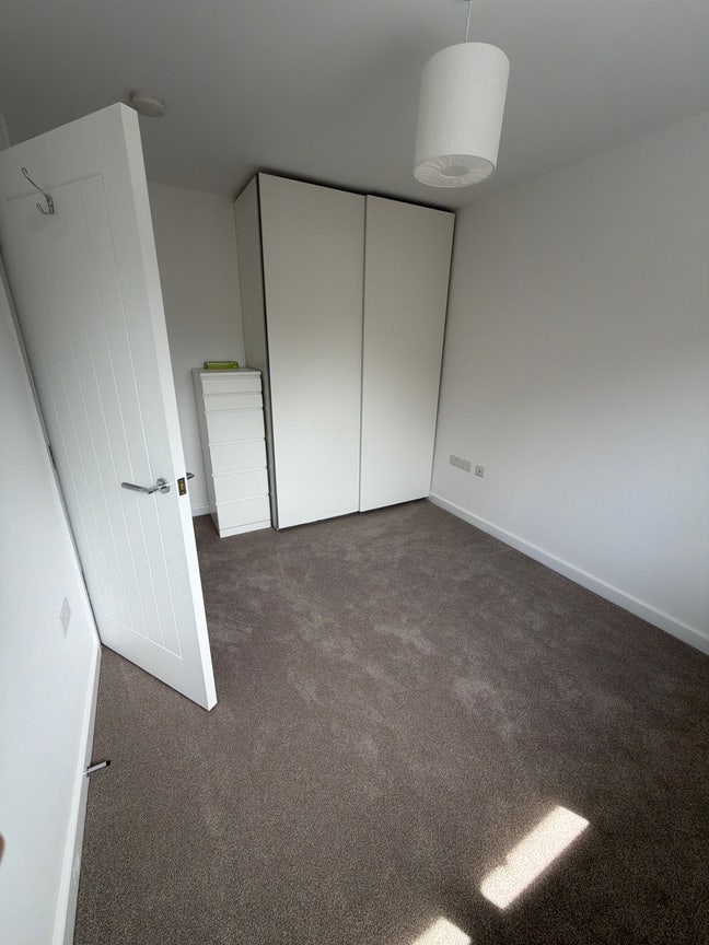 Double Room in Newly Refurbished House  Main Photo