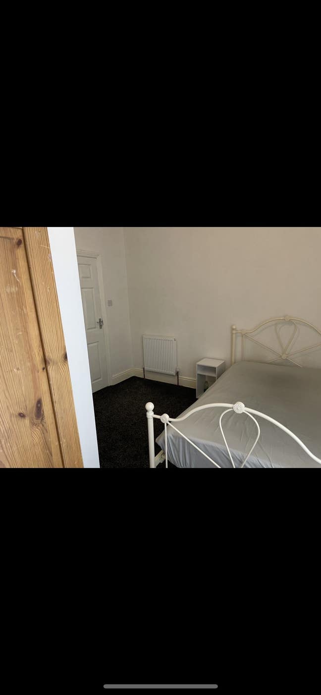 En-suite room 10 minute walk from barrow ship yard Main Photo