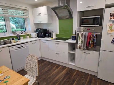 Spacious Double Bedroom - Woking Main Photo