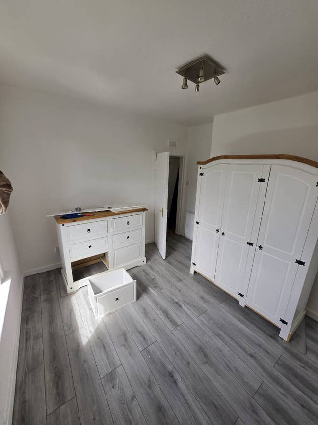 Fully furnished double bed room Main Photo
