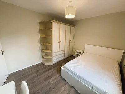 🔑✨ Bright Furnished Room Available Now ✨ Main Photo