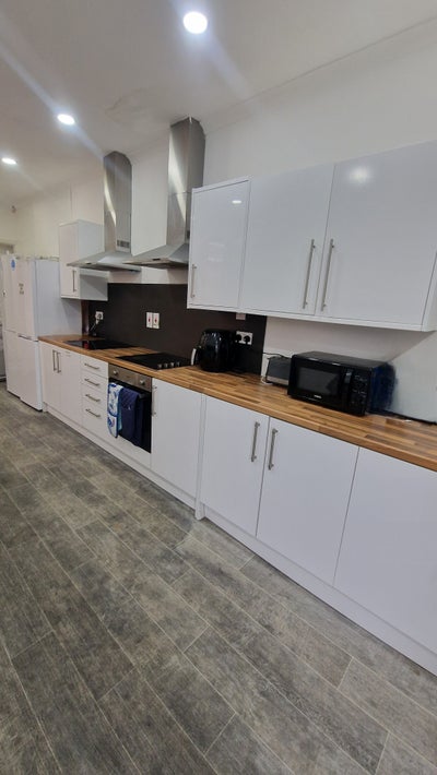 6 Bedroom House in Cathays Main Photo