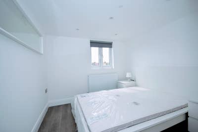Large Double Ensuite Room to Let in Ilford IG1 Main Photo