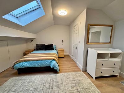 Bright & Spacious Ensuite Double Rooms – L20 Main Photo