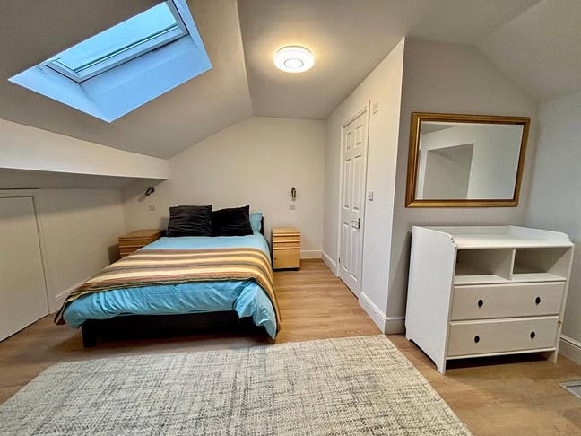 Bright & Spacious Ensuite Double Rooms – L20 Main Photo