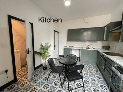 Rose Lane, L18 furnished en-suite bedrooms, studio Main Photo