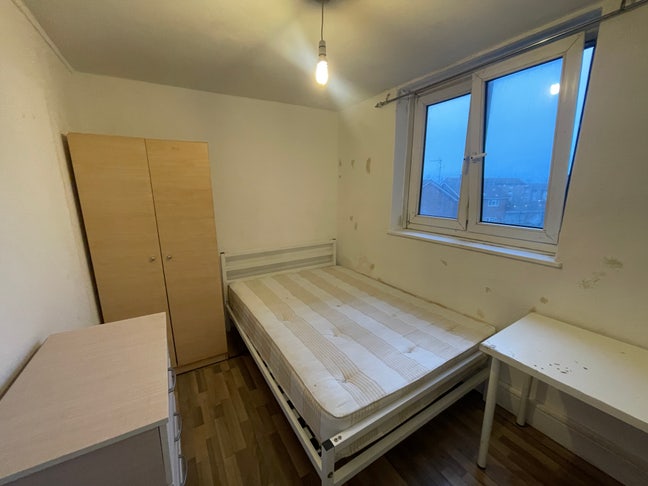 Semi-Double room in Upton Park single use only Main Photo