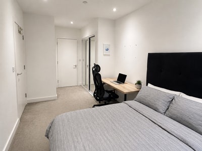 En-Suite Double Room in Oxbow Mcr  Main Photo
