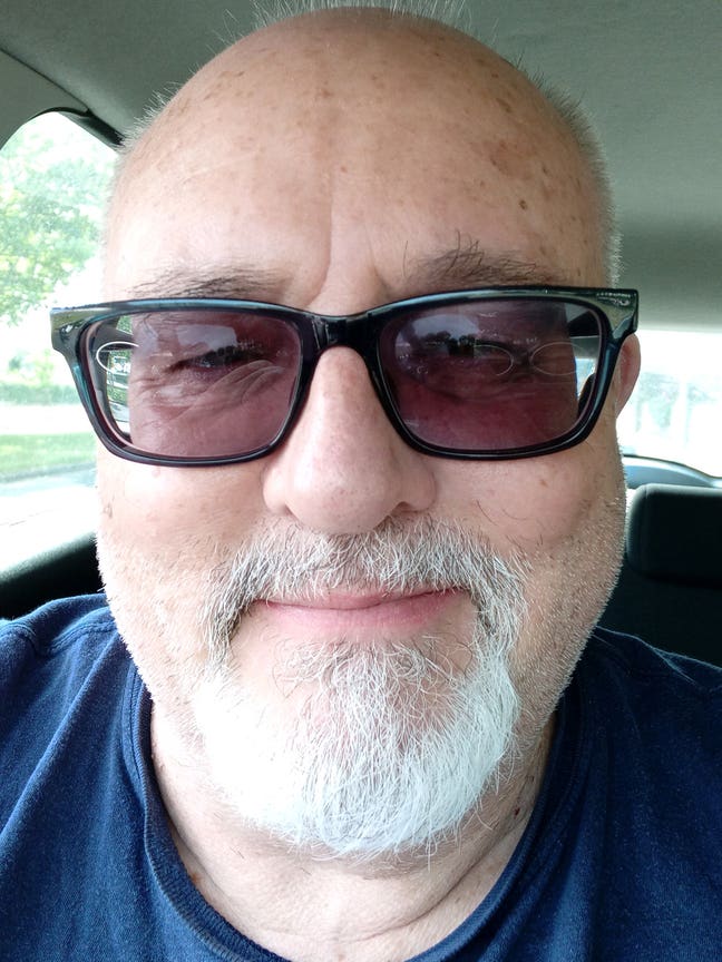 65yr EX-ANTIQUE DEALER/WRITER/MUSICIAN seeks ACCOM Main Photo