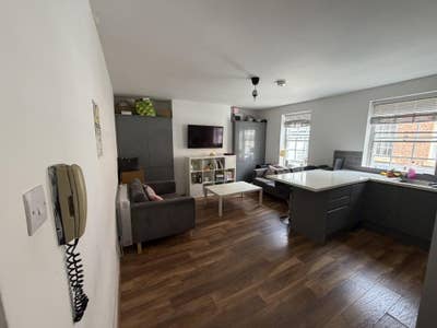 1 bed available in city centre  Main Photo