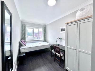 New En-Suite Db rooms nr Sudbury Town Stn Main Photo