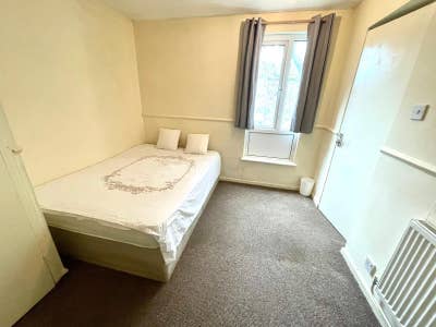 🏡 Double Room for Single Occupancy – Colindale Main Photo