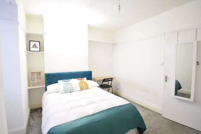 Modern House Share – Great Location & Amenities! Main Photo
