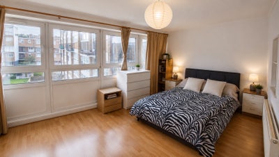 Massive Room near Mile End Station! Main Photo