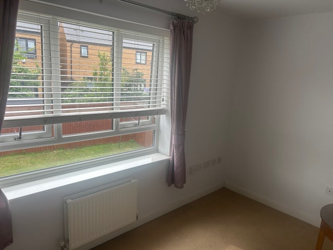 Clean DBL Room Inc Bills &pound;800 Main Photo