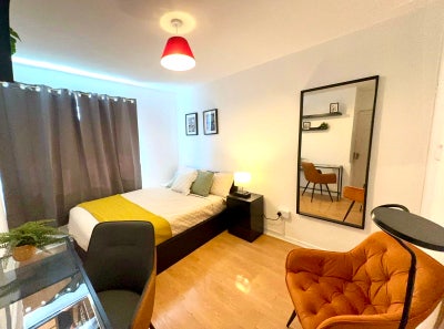 Weekly cleaning service, new decorated  Main Photo