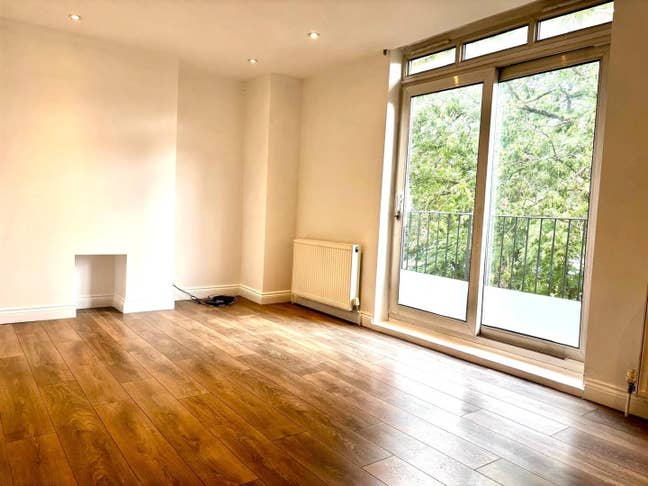 Rooms from &pound;850 | Whole Flat &pound;3,600 PCM Main Photo