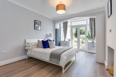 Amazing double room - Garden access from your room Main Photo