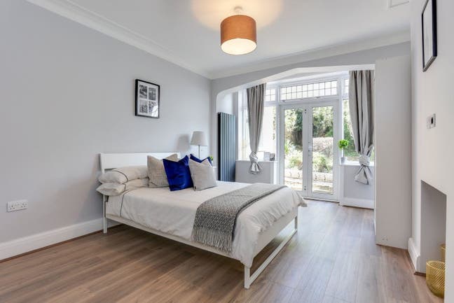 Amazing double room - Garden access from your room Main Photo