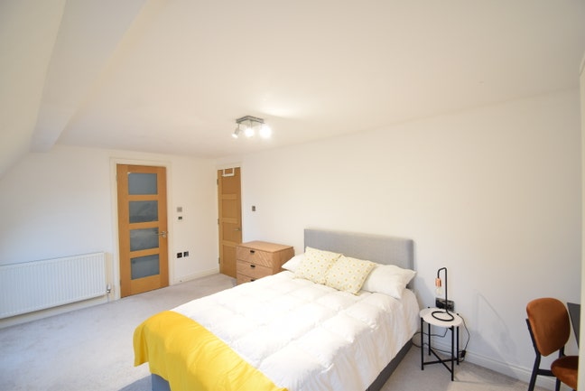 Friendly Housemates, Clean Home, Easy Travel Main Photo