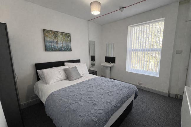 NEW HOUSE IN NG7 Main Photo