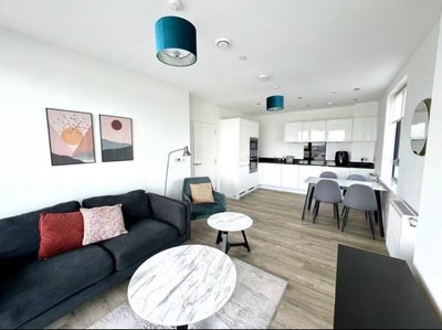 En-suite Master Room in NW10 (Park Royal) - All Bi Main Photo