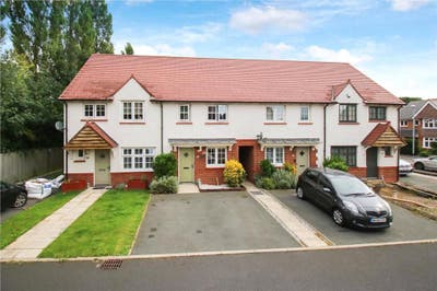 Room to rent in 2 bed house Main Photo