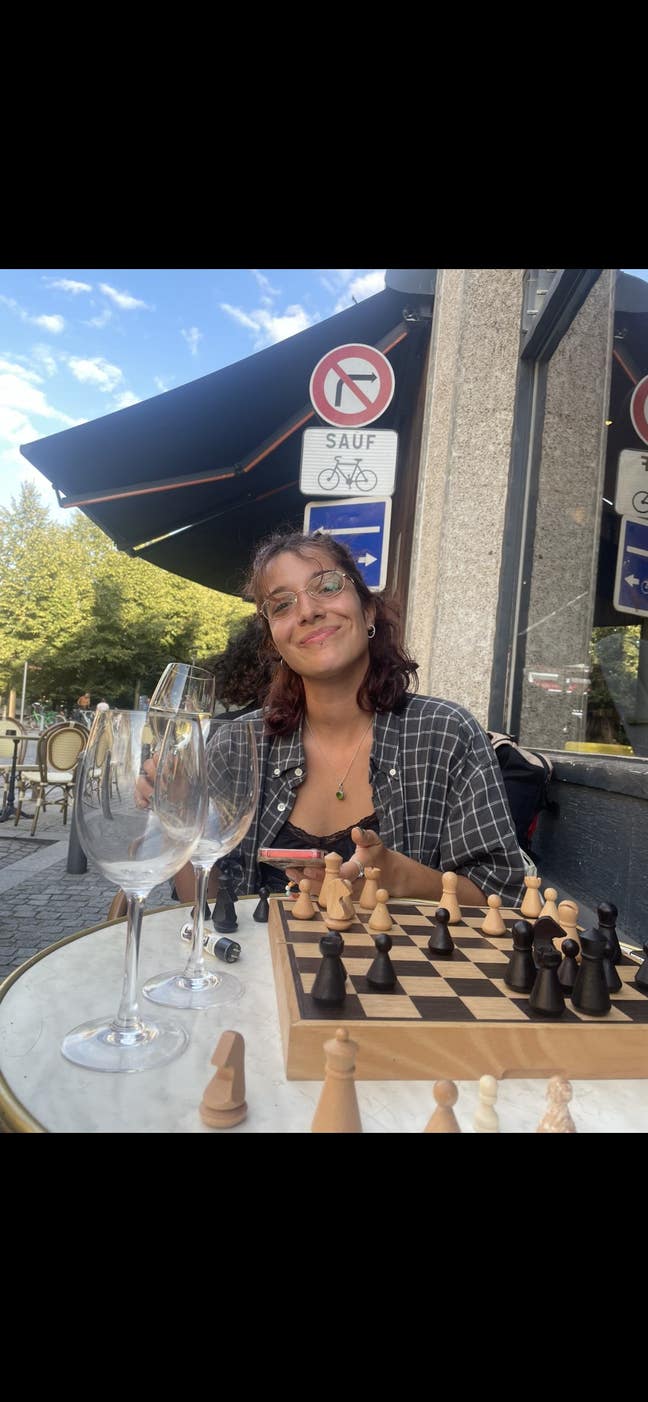 Professional Female seeks a double room Main Photo
