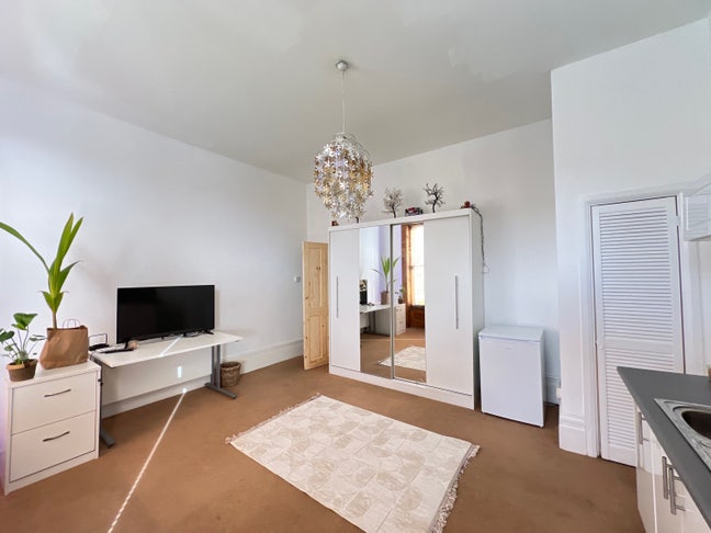 Studio in Heart of Crystal Palace Bills Included Main Photo