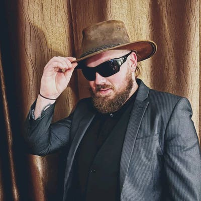 Professional Male seeks a double room Main Photo