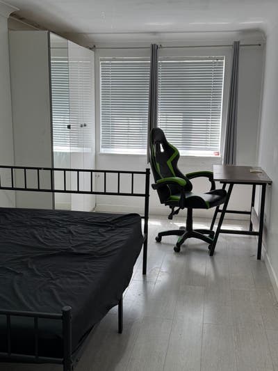Double Room to let - Ilford IG2 Main Photo