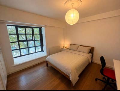 Large En Suite Double Bedroom  Main Photo